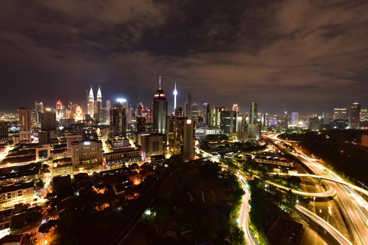 Hôtel Tuxedo Kl No.1 Rooftop Pool W Skyscraper Views à Kuala Lumpur Extérieur photo