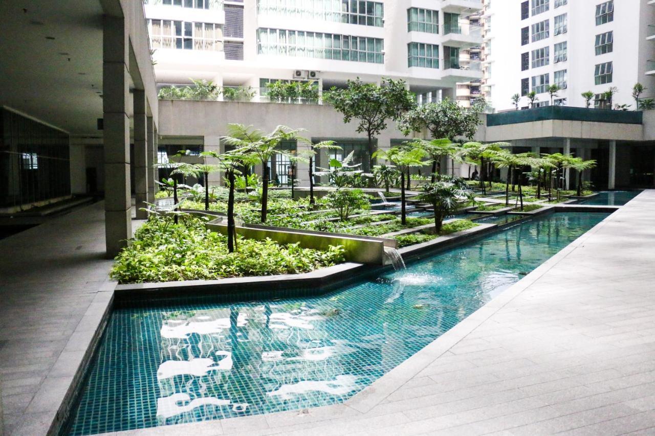Hôtel Tuxedo Kl No.1 Rooftop Pool W Skyscraper Views à Kuala Lumpur Extérieur photo
