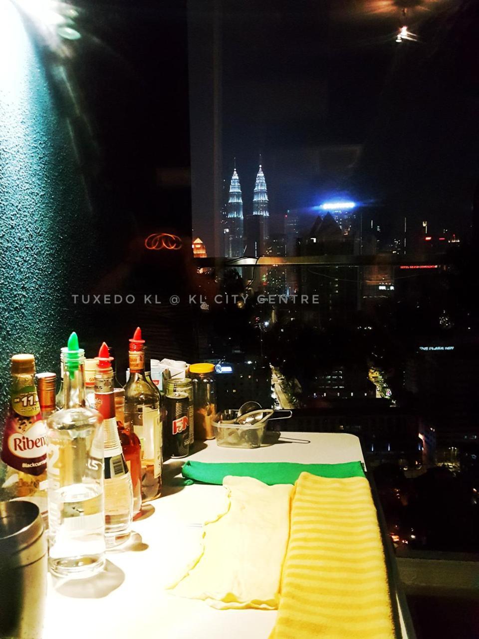 Hôtel Tuxedo Kl No.1 Rooftop Pool W Skyscraper Views à Kuala Lumpur Extérieur photo