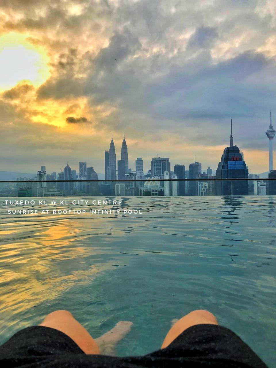 Hôtel Tuxedo Kl No.1 Rooftop Pool W Skyscraper Views à Kuala Lumpur Extérieur photo